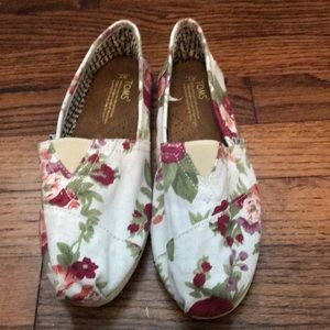 Toms shoes